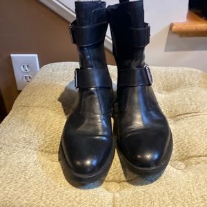 Beautiful buckled booties. Goes with everything and very comfortable